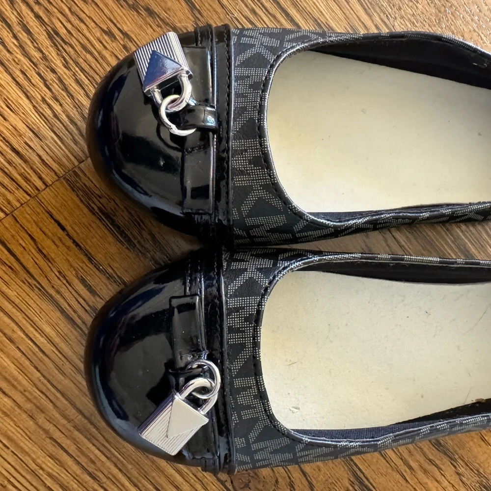 Michael Kors girls dress flats size 13
